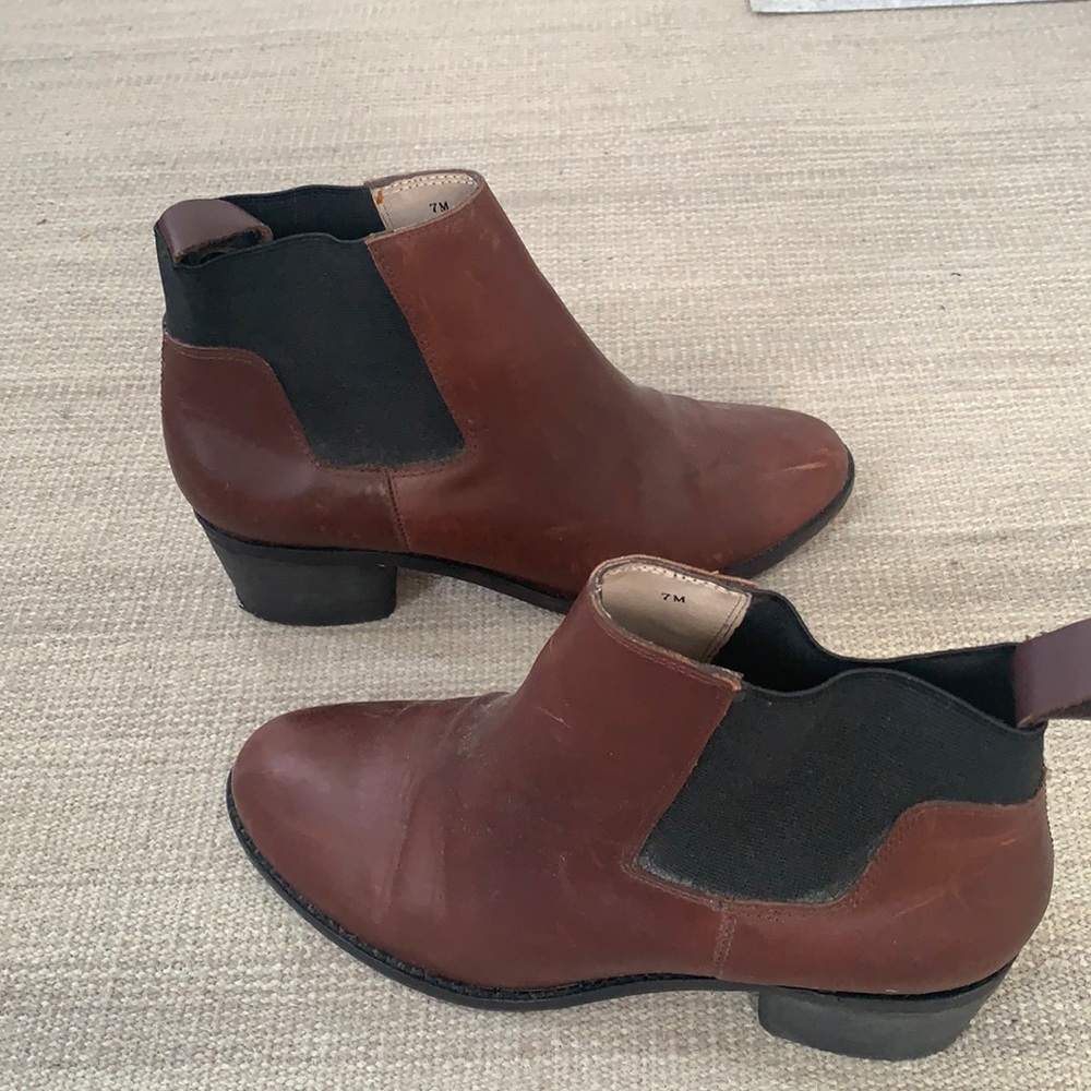 Ankle boots with slightly elevated heel